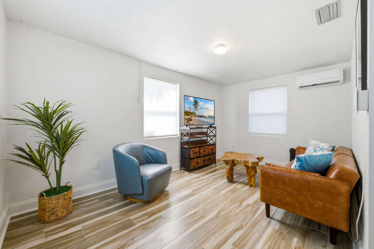 1-web-or-mls-126 119th Ave-5.jpg