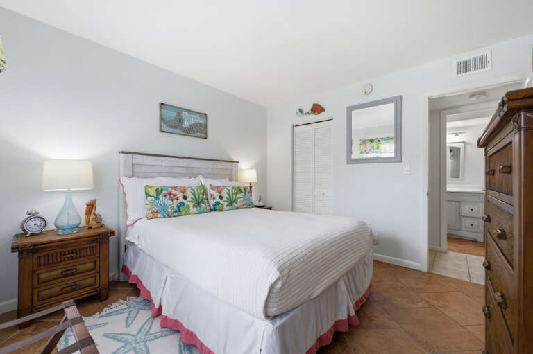 24-web-or-mls-5801 Bahia Del Mar Cir #115-24.jpg