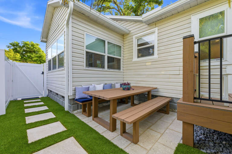 51-web-or-mls-2175 8th Ave N - Exterior-17.jpg