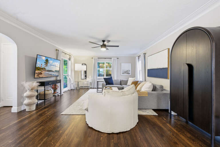 3-web-or-mls-2175 8th Ave N - Interior-2.jpg