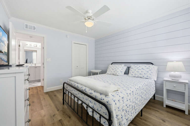 25-web-or-mls-6085 Bahia Del Mar Cir #368-13.jpg