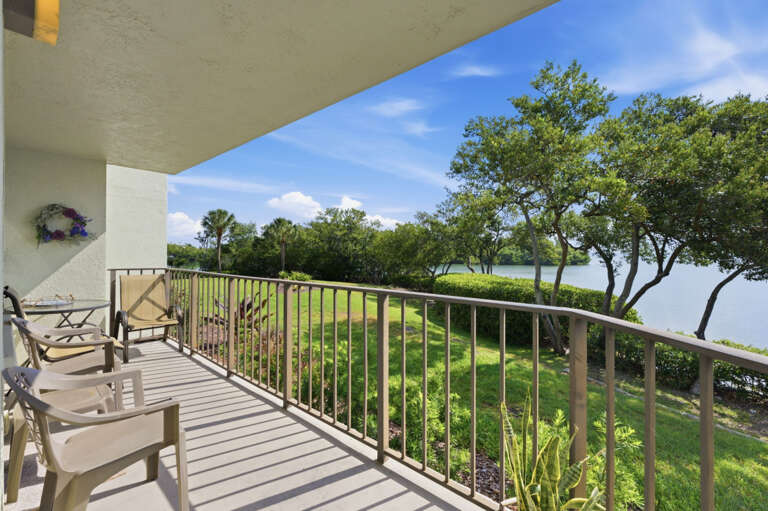 43-web-or-mls-1515 Pinellas Bayway S #F65 - Interior-19.jpg