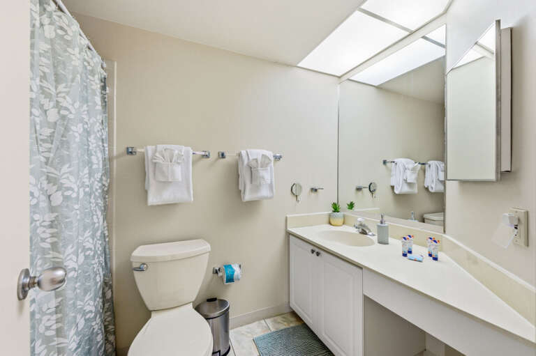 42-web-or-mls-1515 Pinellas Bayway S #F65 - Interior-12.jpg