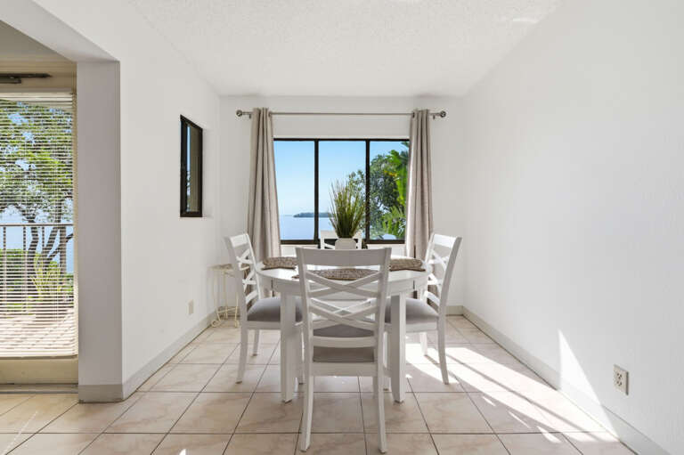 32-web-or-mls-1515 Pinellas Bayway S #F65 - Interior-16.jpg