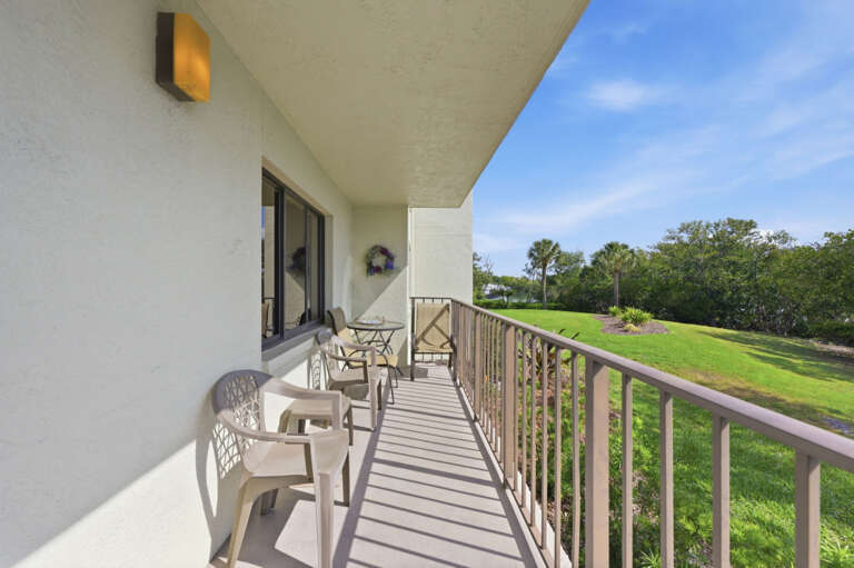 44-web-or-mls-1515 Pinellas Bayway S #F65 - Interior-20.jpg