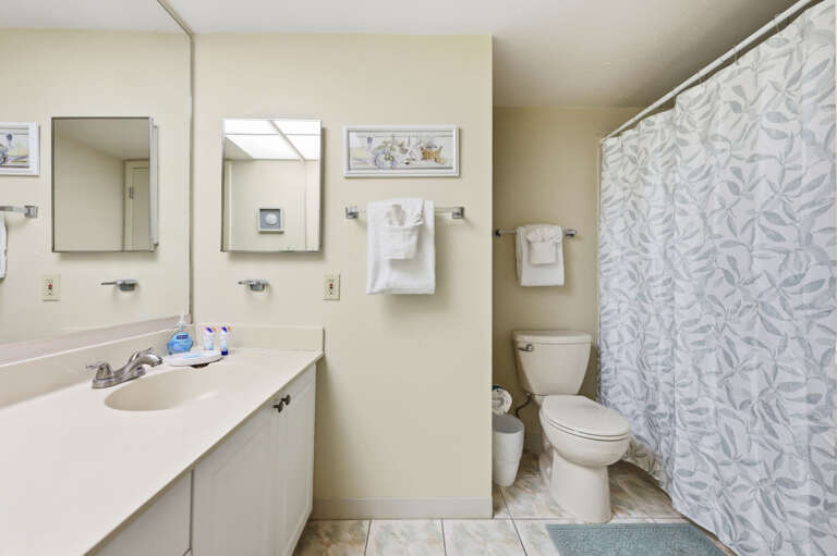 38-web-or-mls-1515 Pinellas Bayway S #F65 - Interior-18.jpg