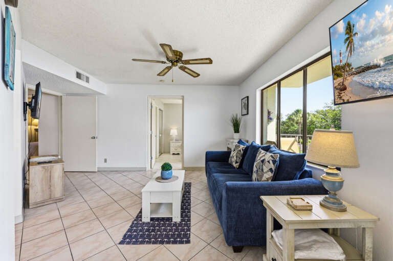 28-web-or-mls-1515 Pinellas Bayway S #F65 - Interior-10.jpg