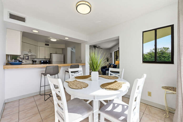 33-web-or-mls-1515 Pinellas Bayway S #F65 - Interior-17.jpg