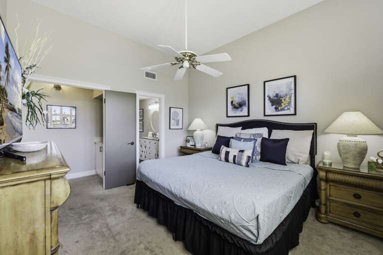19-web-or-mls-6050 Bahia Del Mar Cir #217-12.jpg
