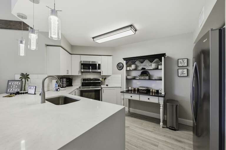 14-web-or-mls-6050 Bahia Del Mar Cir #217-24.jpg