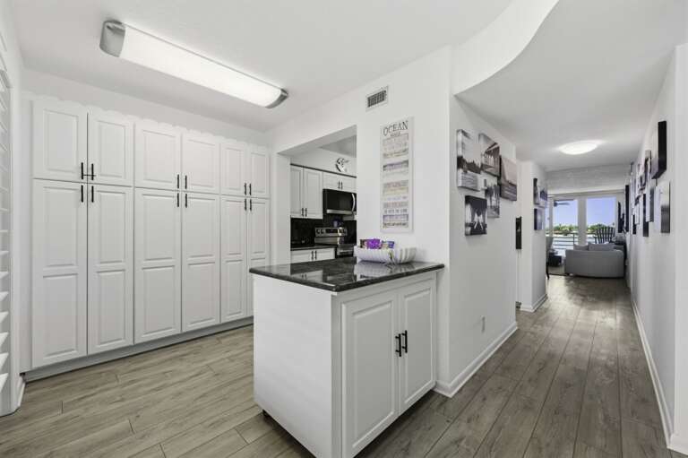 20-web-or-mls-6083 Bahia Del Mar Cir #358-28.jpg