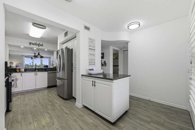 19-web-or-mls-6083 Bahia Del Mar Cir #358-19.jpg