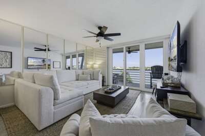 3-web-or-mls-6083 Bahia Del Mar Cir #358-8.jpg