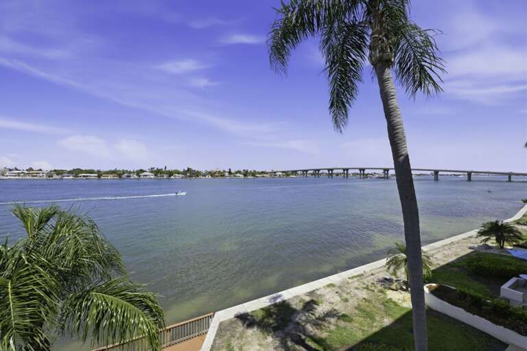 12-web-or-mls-6083 Bahia Del Mar Cir #358-5.jpg