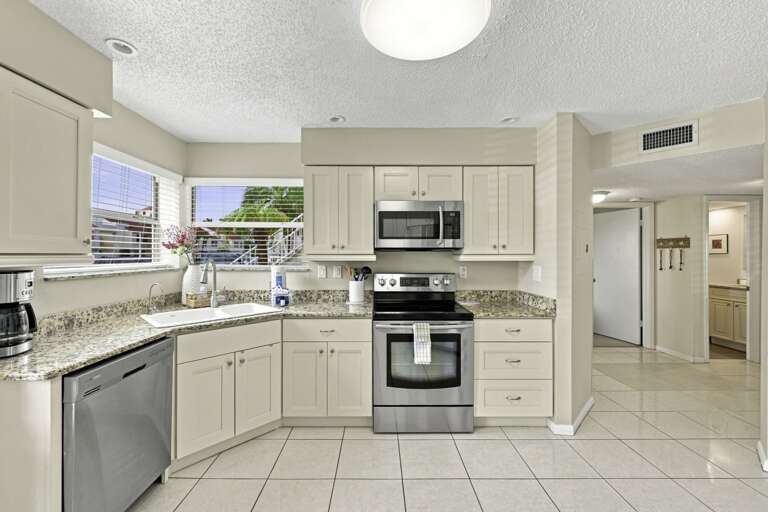 12-web-or-mls-6077 Bahia Del Mar Blvd S #119-18.jpg