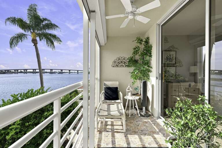 12-web-or-mls-6085 Bahia Del Mar Cir #270-4.jpg