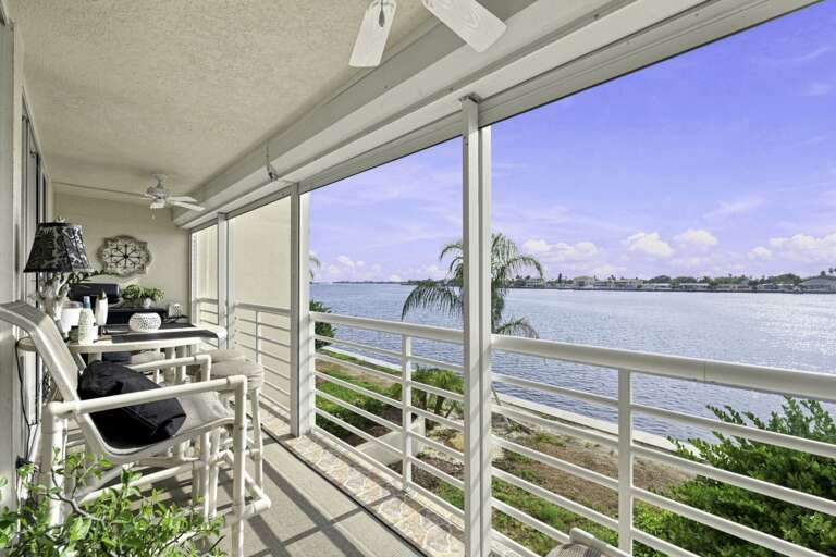 14-web-or-mls-6085 Bahia Del Mar Cir #270-6.jpg