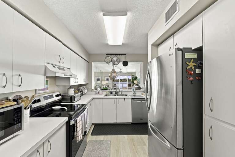22-web-or-mls-6085 Bahia Del Mar Cir #270-40.jpg
