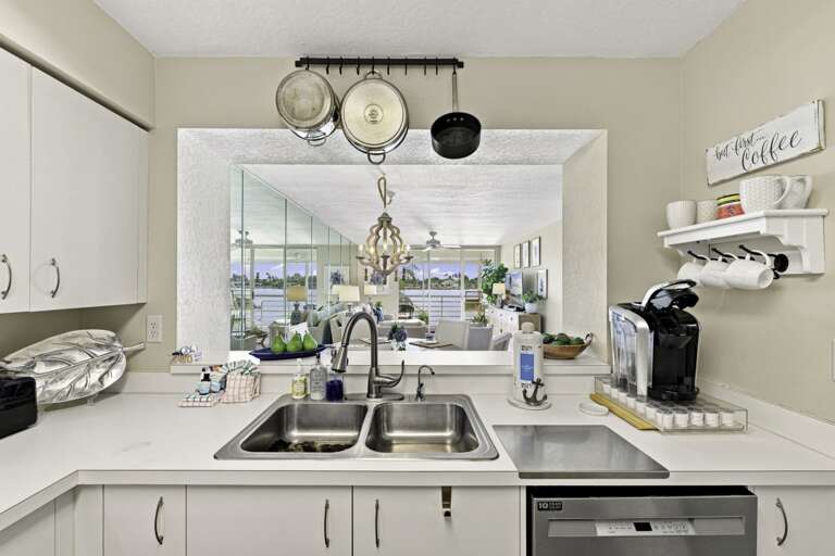 20-web-or-mls-6085 Bahia Del Mar Cir #270-25.jpg