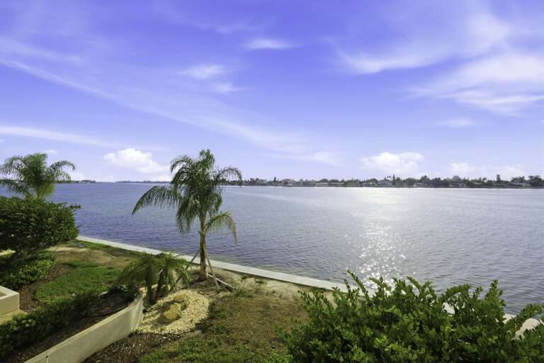 16-web-or-mls-6085 Bahia Del Mar Cir #270-9.jpg