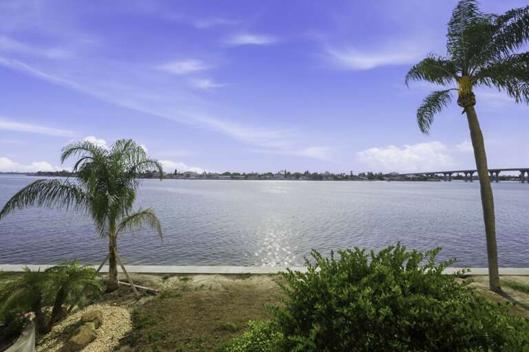 17-web-or-mls-6085 Bahia Del Mar Cir #270-8.jpg