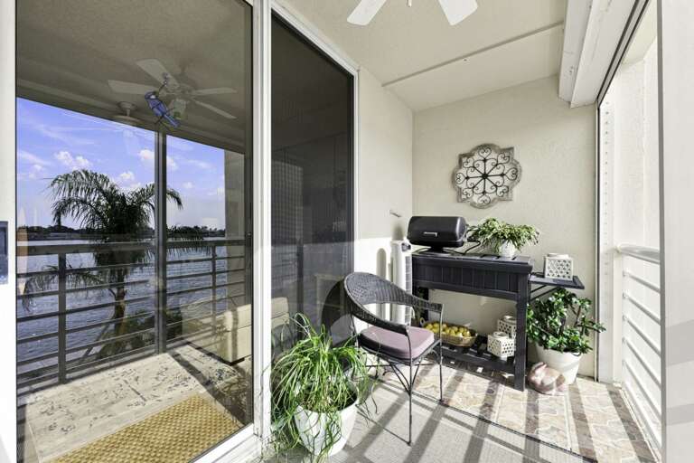11-web-or-mls-6085 Bahia Del Mar Cir #270-3.jpg