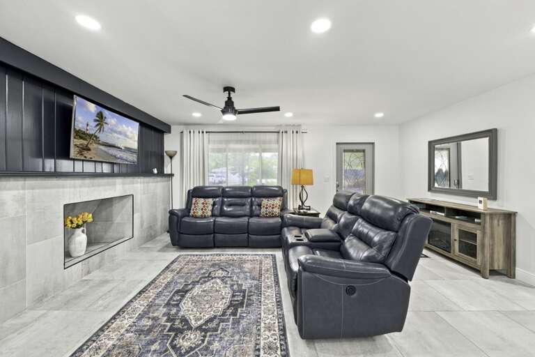 5-web-or-mls-11285 52nd Ave N-5.jpg