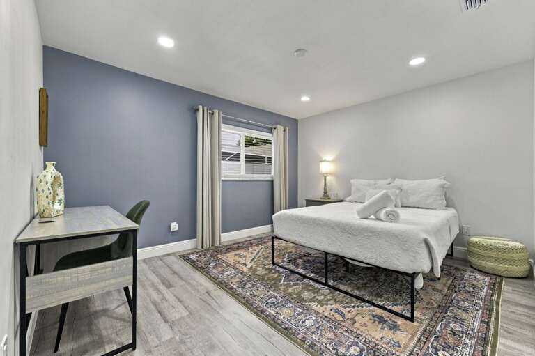 21-web-or-mls-11285 52nd Ave N-21.jpg