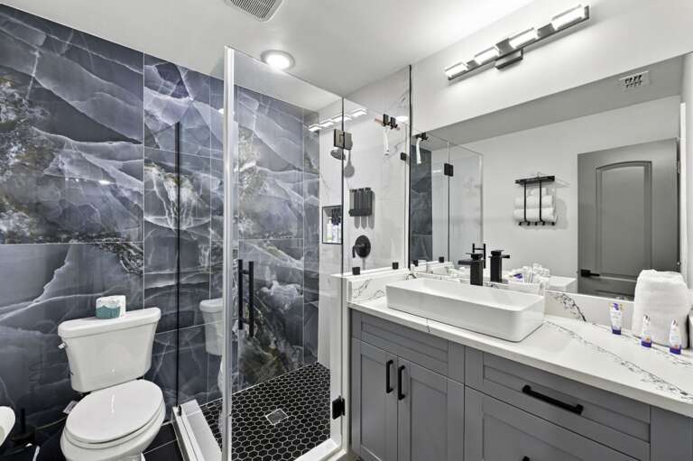 20-web-or-mls-11285 52nd Ave N-9.jpg