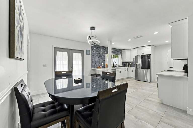 9-web-or-mls-11285 52nd Ave N-13.jpg