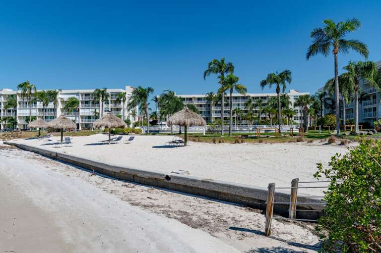 31-web-or-mls-6061 Bahia Del Mar Cir Apt 143-6.jpg