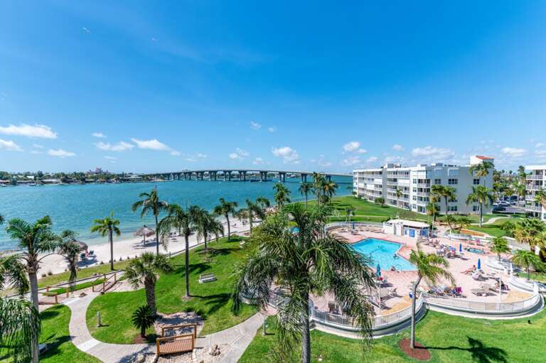 35-web-or-mls-6061 Bahia Del Mar Cir Apt 143-10.jpg