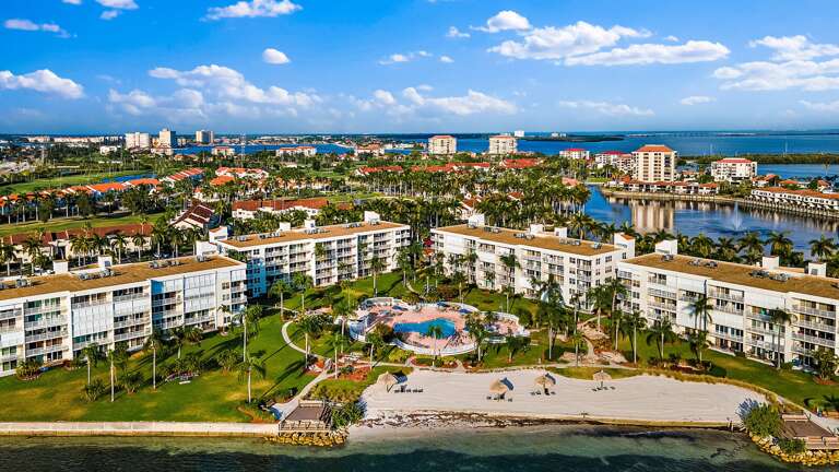01_6061_Bahia_Del_Mar_Cir_343_St_Pete_337152_mls.jpg