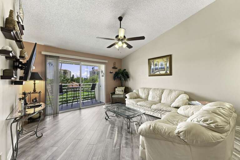 2-web-or-mls-6011 Bahia Del Mar Blvd #255-4.jpg