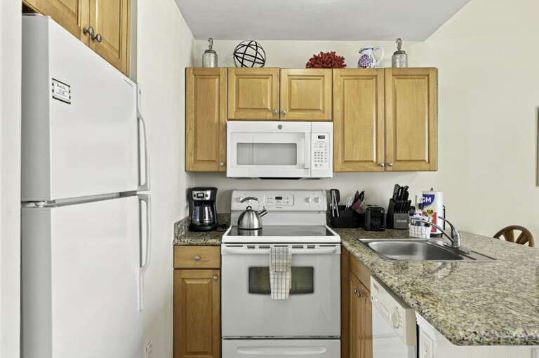 9-web-or-mls-8800 Bay Pines Blvd #414-13.jpg