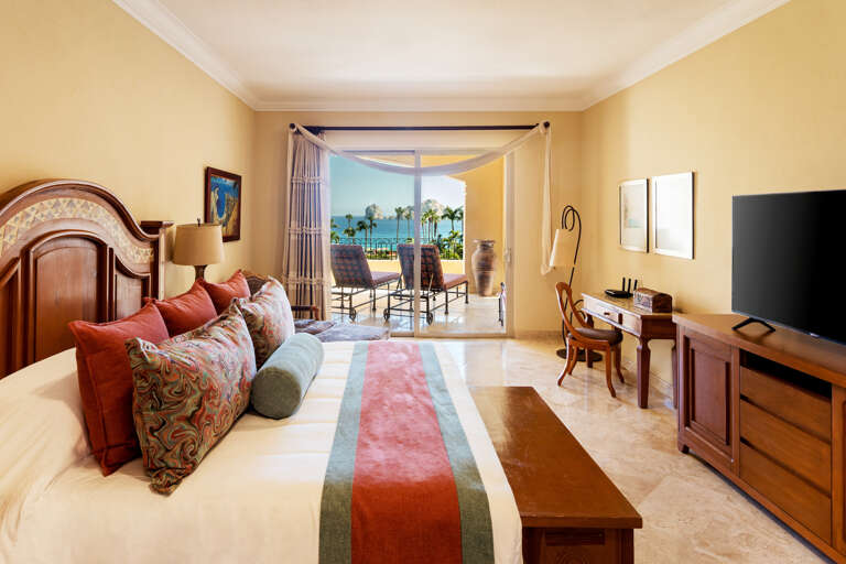 Master suite-Views from your bed!