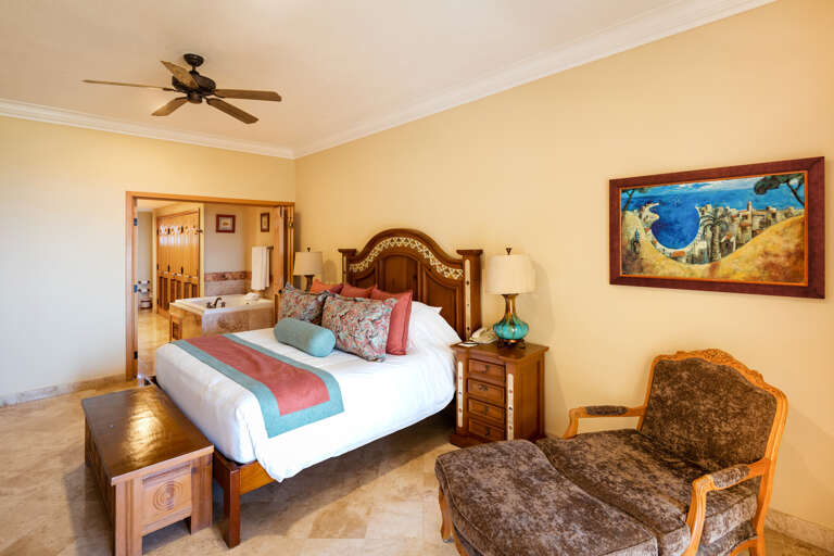 Master Bedroom with ensuite, jacuzzi tub, your own paradise!