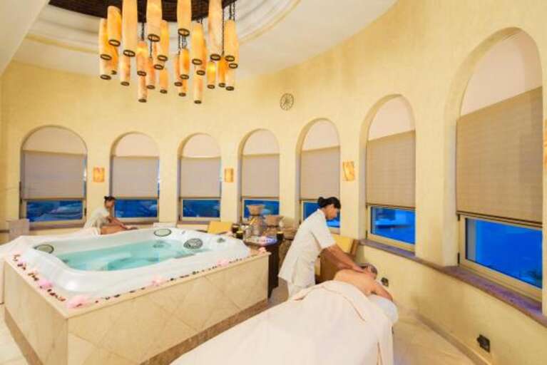 Enjoy the many services of Desert Spa which is adjacent to Villa La Estancia