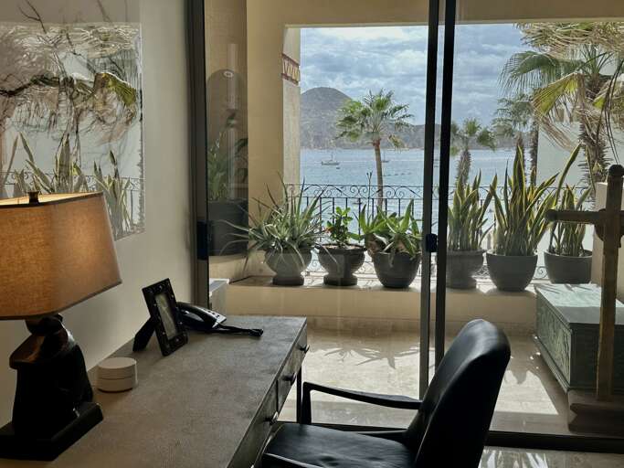 How would you like to work at this desk?