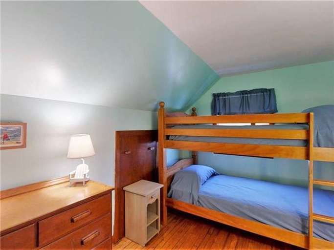 Bedroom 3 | Bunk Bed 2x Twin Bedroom 3 | Bunk Bed 2x Twin