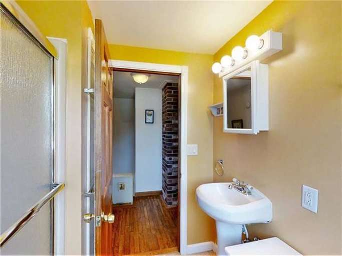 Second Level Full Bathroom  Second Level Full Bathroom
