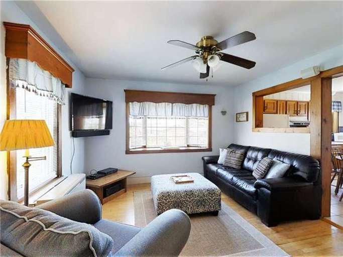 Living Room | Mounted TV | Sound Bar Living Room | Mounted TV | Sound Bar