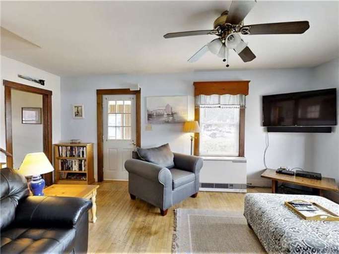 Living Room | Plenty of Seating | Ceiling Fan  Living Room | Plenty of Seating | Ceiling Fan