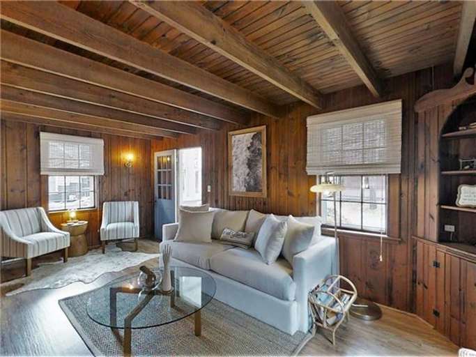 Spacious Living Room- Access to Sun Room Spacious Living Room- Access to Sun Room