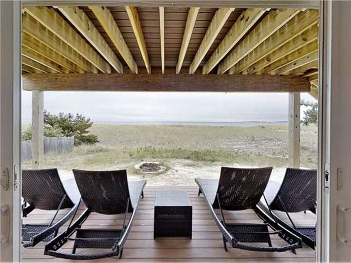 Downstairs Deck with Sun Chairs