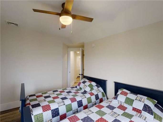 Third Level Bedroom 5 | 2x Twins