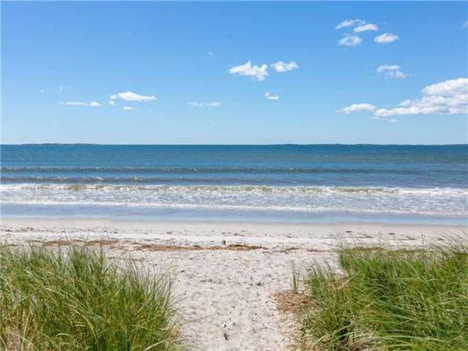 Moment to the beach side