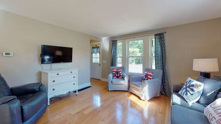 Cozy living room| Smart TV  Cozy living room| Smart TV