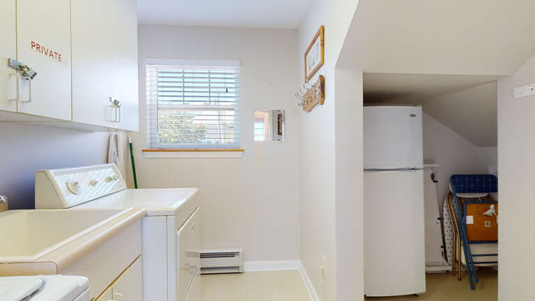 Laundry room | Washer and dryer available