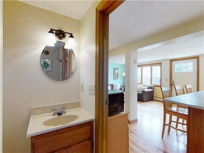 First floor full Bathroom